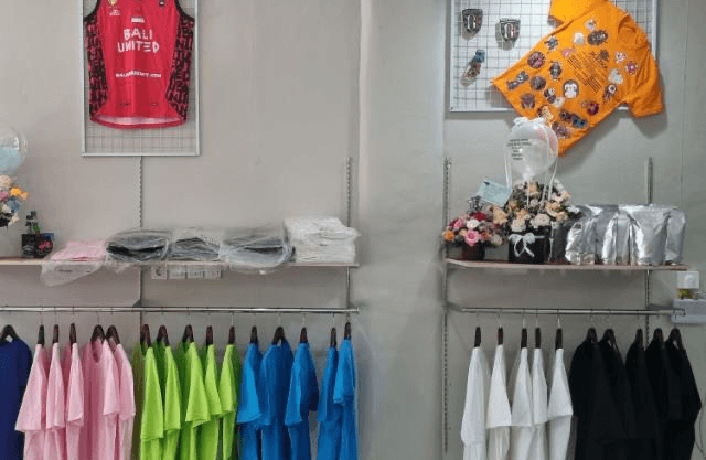 bluzka about us background